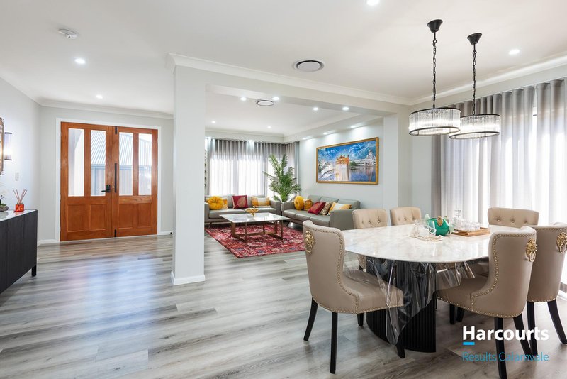 Photo - 18 Waterway Crescent, Hillcrest QLD 4118 - Image 5