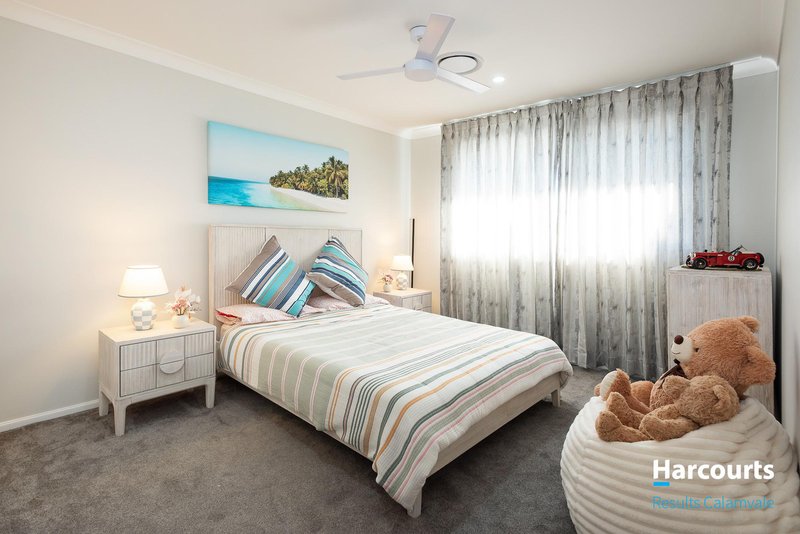 Photo - 18 Waterway Crescent, Hillcrest QLD 4118 - Image 23