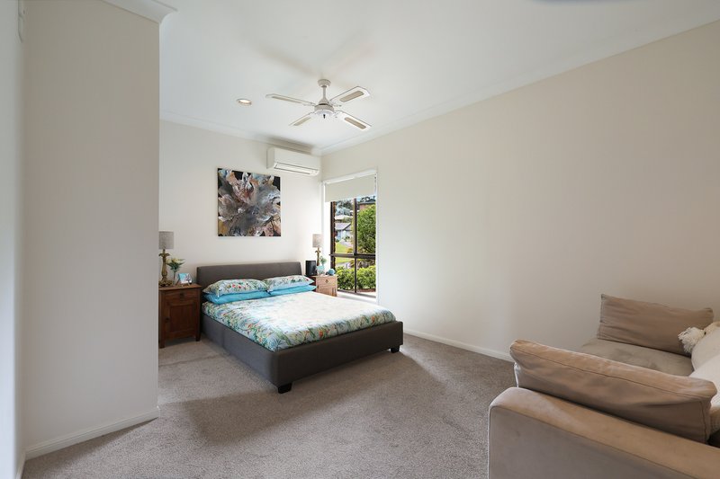 Photo - 18 Watford Crescent, Molendinar QLD 4214 - Image 11