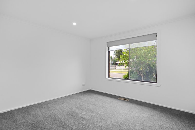 Photo - 18 Watson Avenue, Dromana VIC 3936 - Image 10