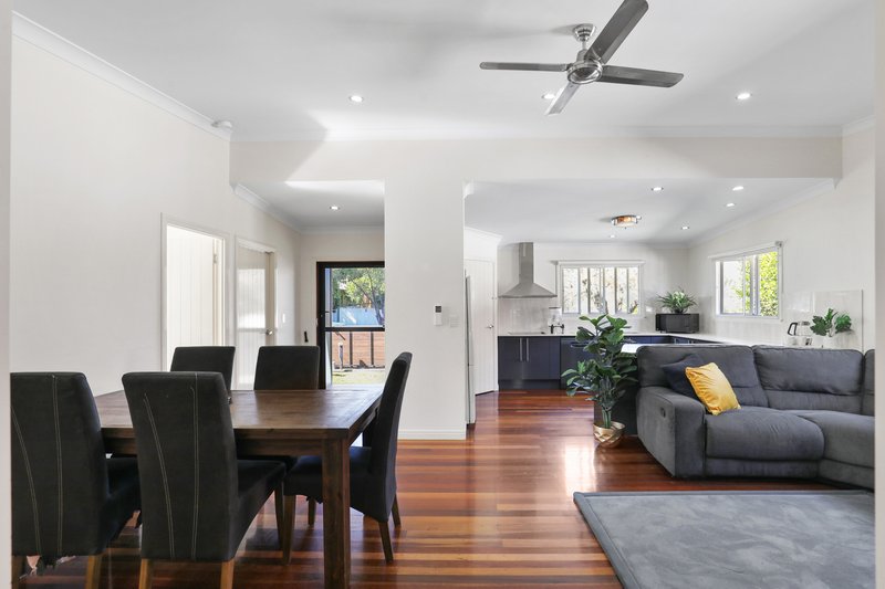 Photo - 18 Watson Street, Clontarf QLD 4019 - Image 5