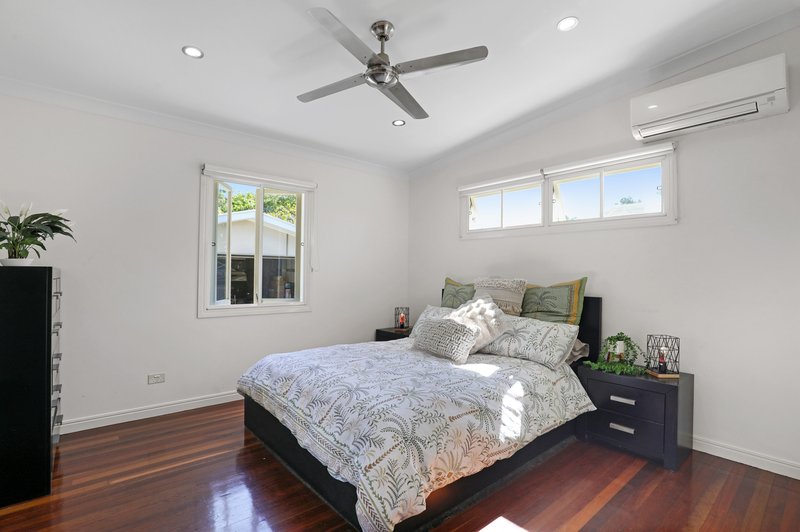 Photo - 18 Watson Street, Clontarf QLD 4019 - Image 8