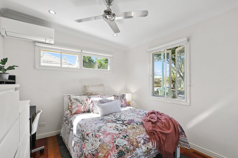 Photo - 18 Watson Street, Clontarf QLD 4019 - Image 11