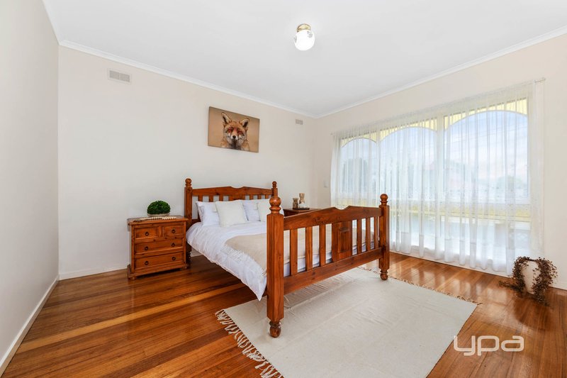 Photo - 18 Wattle Avenue, Kings Park VIC 3021 - Image 6