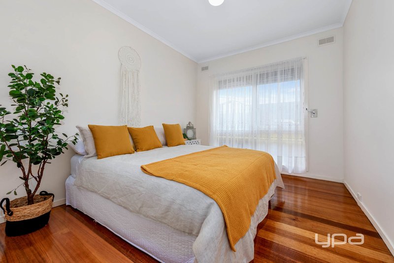 Photo - 18 Wattle Avenue, Kings Park VIC 3021 - Image 8