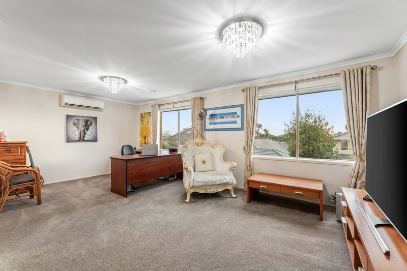 Photo - 18 Wattlebird Court, Burwood VIC 3125 - Image 7