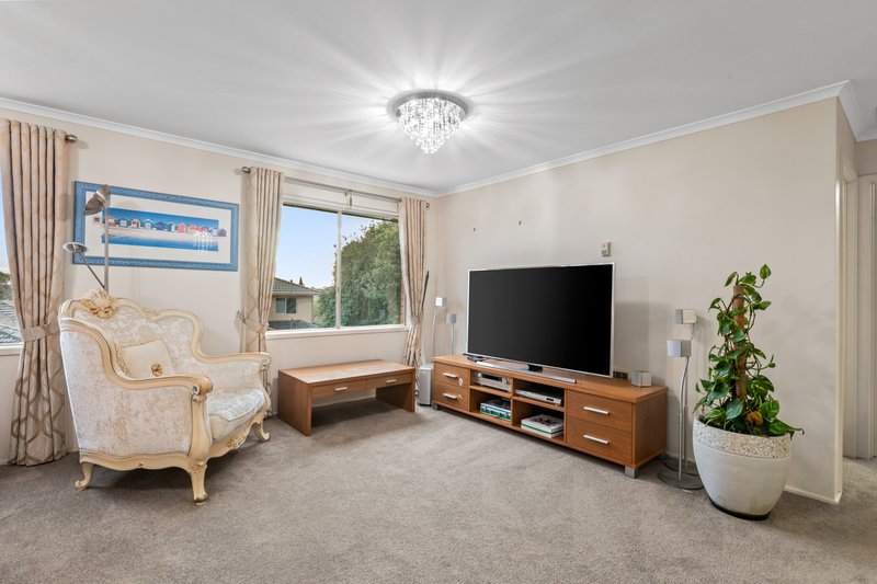 Photo - 18 Wattlebird Court, Burwood VIC 3125 - Image 8