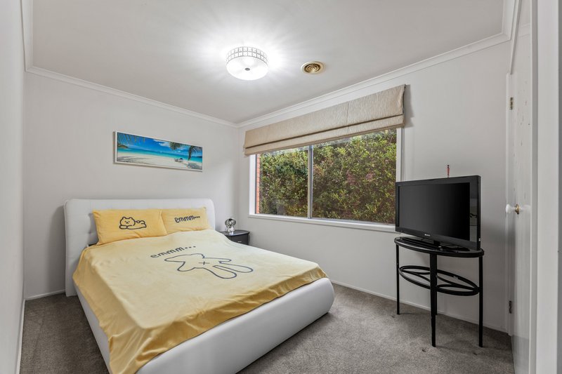 Photo - 18 Wattlebird Court, Burwood VIC 3125 - Image 11