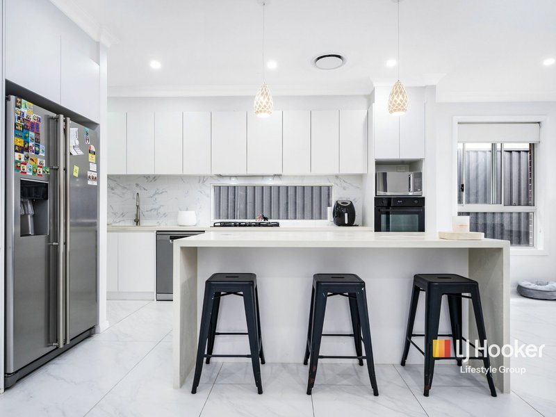 Photo - 18 Wattleseed Avenue, Cobbitty NSW 2570 - Image 2