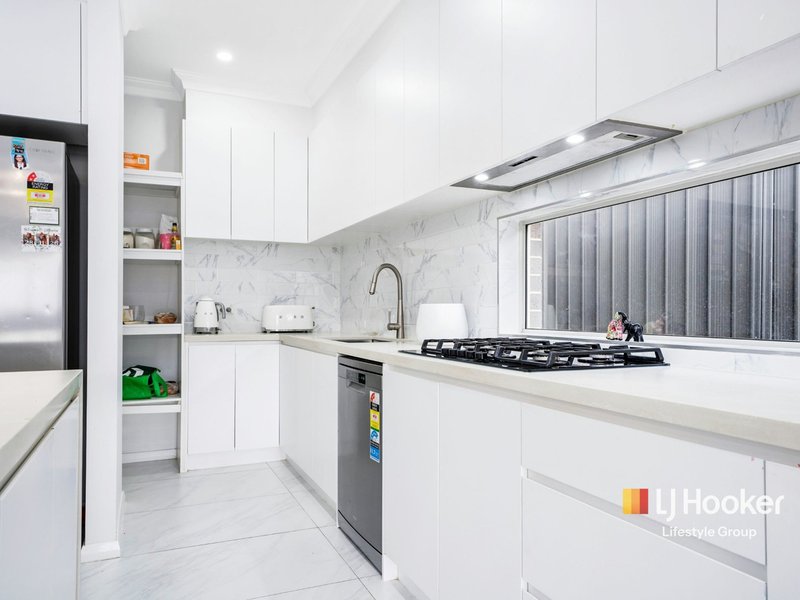 Photo - 18 Wattleseed Avenue, Cobbitty NSW 2570 - Image 3