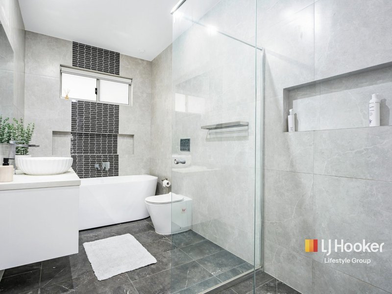Photo - 18 Wattleseed Avenue, Cobbitty NSW 2570 - Image 9