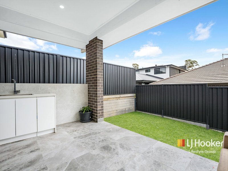 Photo - 18 Wattleseed Avenue, Cobbitty NSW 2570 - Image 11