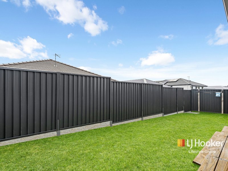 Photo - 18 Wattleseed Avenue, Cobbitty NSW 2570 - Image 12