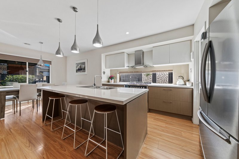 Photo - 18 Weatherby Avenue, Officer VIC 3809 - Image 4