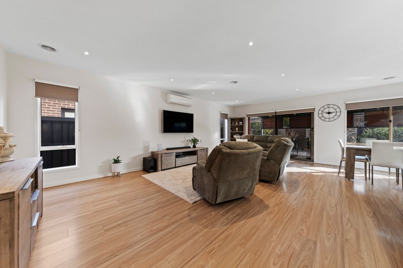 Photo - 18 Weatherby Avenue, Officer VIC 3809 - Image 10