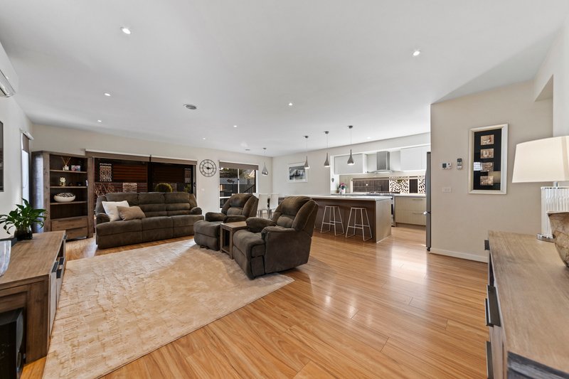 Photo - 18 Weatherby Avenue, Officer VIC 3809 - Image 11