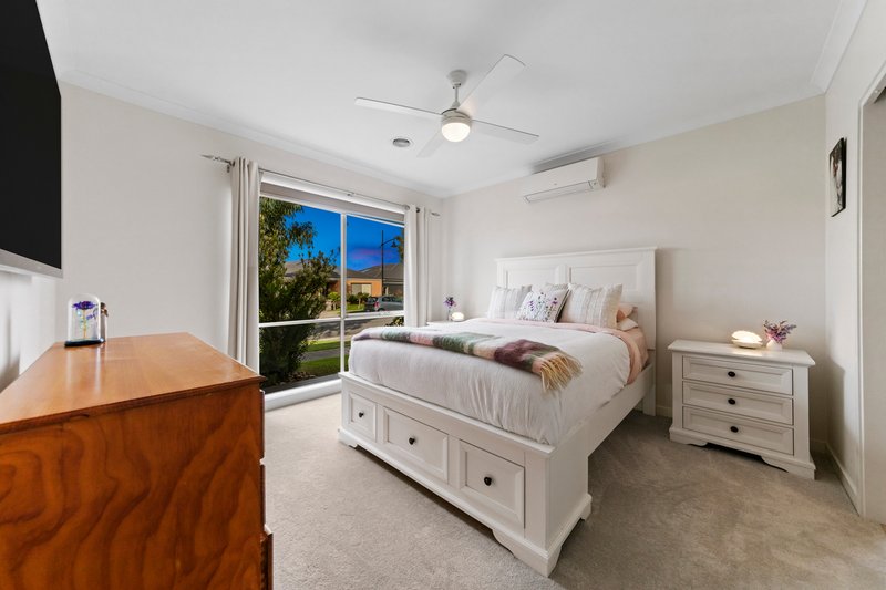 Photo - 18 Weatherby Avenue, Officer VIC 3809 - Image 12