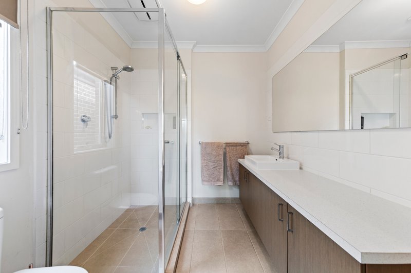 Photo - 18 Weatherby Avenue, Officer VIC 3809 - Image 13