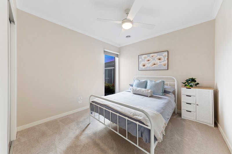 Photo - 18 Weatherby Avenue, Officer VIC 3809 - Image 15