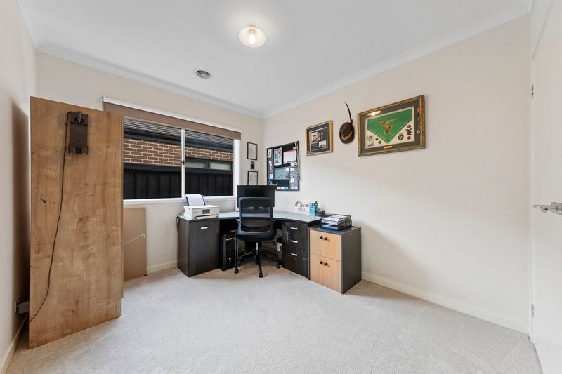Photo - 18 Weatherby Avenue, Officer VIC 3809 - Image 17