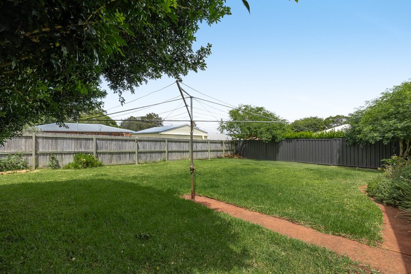 Photo - 18 Weller Street, Rangeville QLD 4350 - Image 17