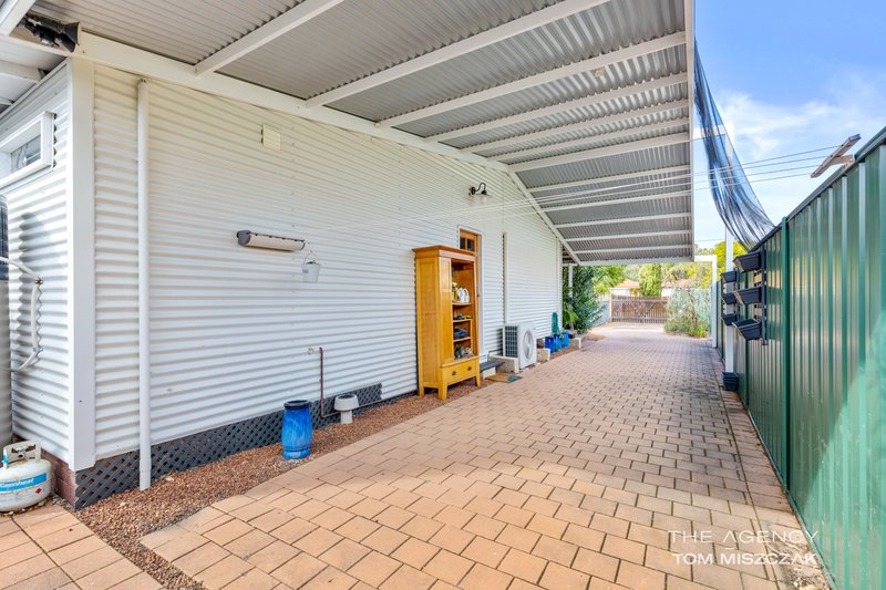 Photo - 18 Wellington Street, Queens Park WA 6107 - Image 24