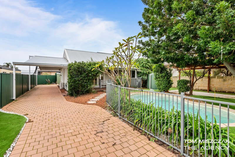 Photo - 18 Wellington Street, Queens Park WA 6107 - Image 3