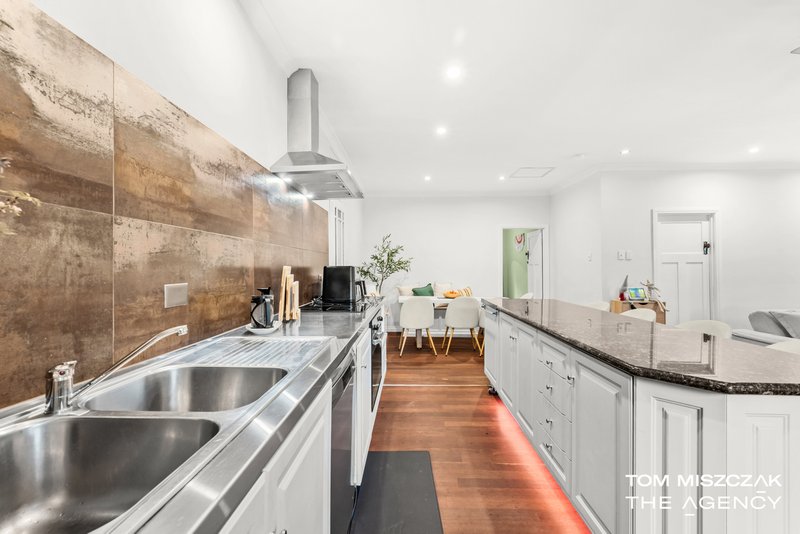 Photo - 18 Wellington Street, Queens Park WA 6107 - Image 14