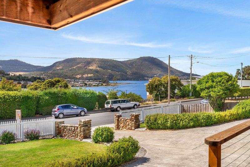 Photo - 18 Wendourie Parade, Austins Ferry TAS 7011 - Image 8