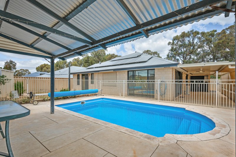 Photo - 18 Wentworth Drive, Dalyellup WA 6230 - Image 14