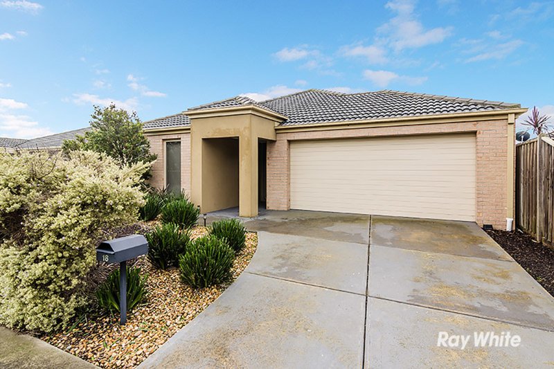 18 Westmoreland Avenue, Cranbourne North VIC 3977