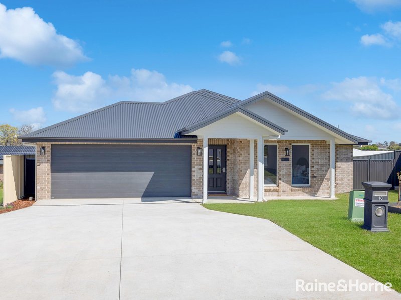 18 Wheatfield Drive, Kelso NSW 2795