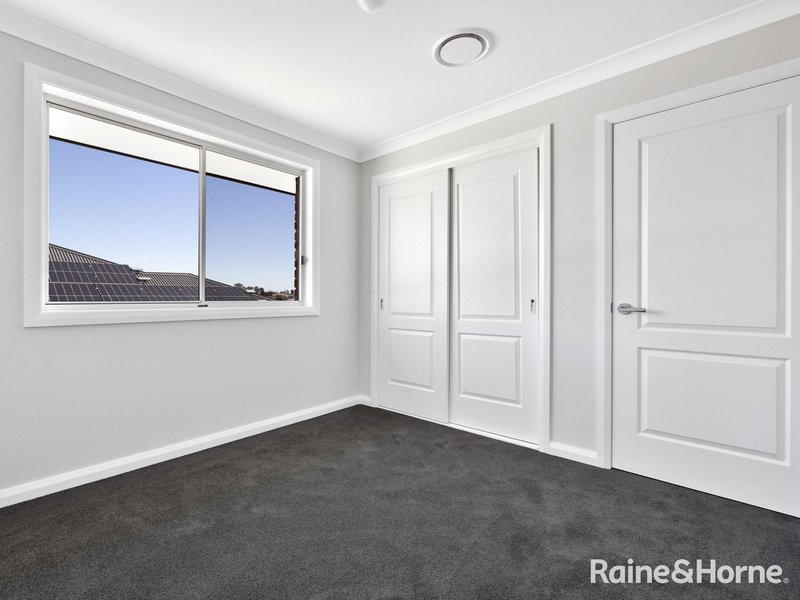 Photo - 18 Wheatfield Drive, Kelso NSW 2795 - Image 14