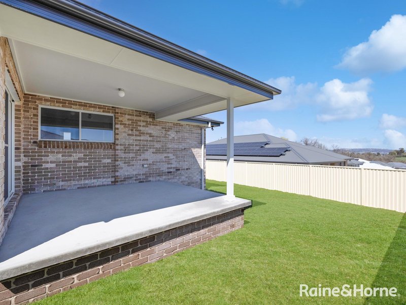 Photo - 18 Wheatfield Drive, Kelso NSW 2795 - Image 19