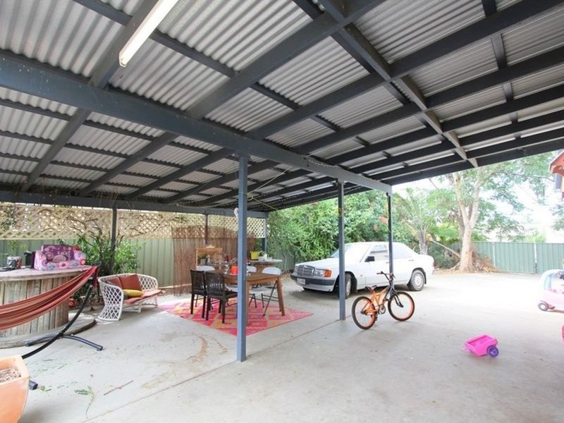 Photo - 18 White Street, Emerald QLD 4720 - Image 11