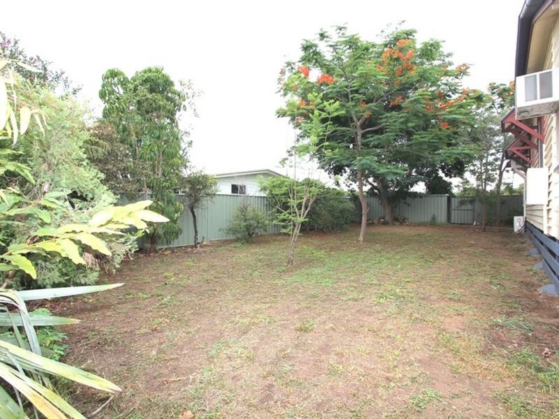 Photo - 18 White Street, Emerald QLD 4720 - Image 12