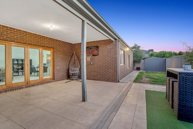 Photo - 18 William Hovell Pass, Craigieburn VIC 3064 - Image 19