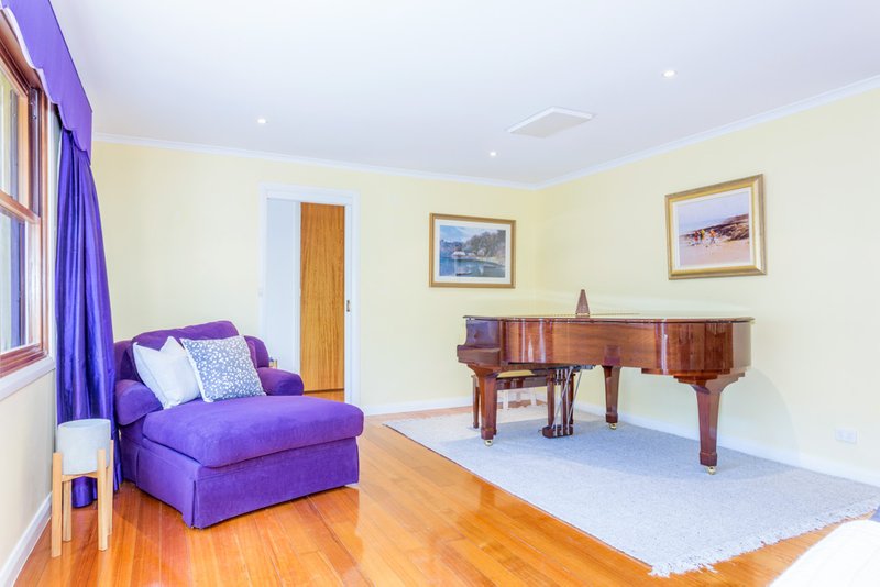 Photo - 18 Williamson Street, Holder ACT 2611 - Image 4