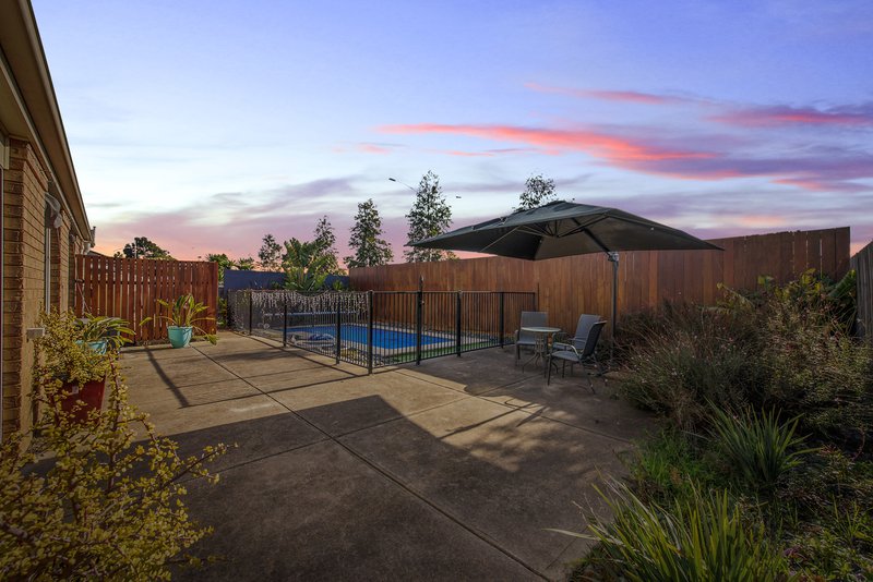 Photo - 18 Willowood Court, Taylors Hill VIC 3037 - Image 13