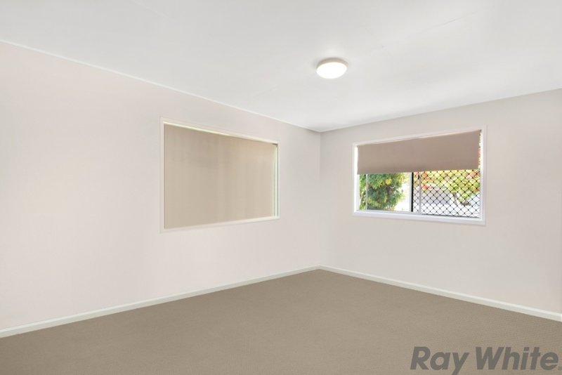 Photo - 18 Windsor Place, Deception Bay QLD 4508 - Image 4