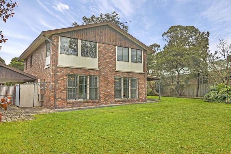 18 Winjallock Crescent, Vermont South VIC 3133