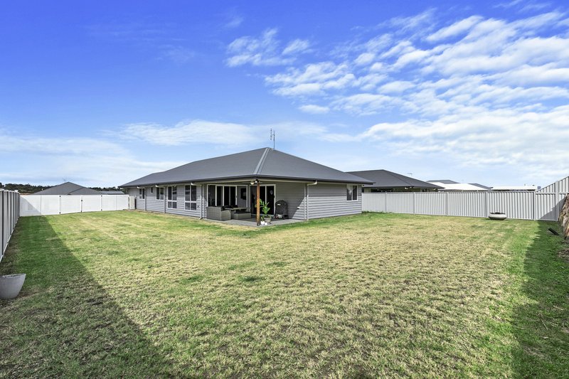 Photo - 18 Wintergreen Court, Nikenbah QLD 4655 - Image 23