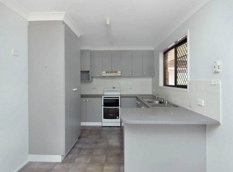 Photo - 18 Wirraway Drive, Wilsonton QLD 4350 - Image 2