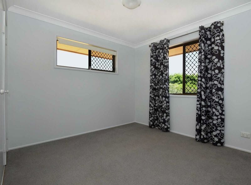 Photo - 18 Wirraway Drive, Wilsonton QLD 4350 - Image 6