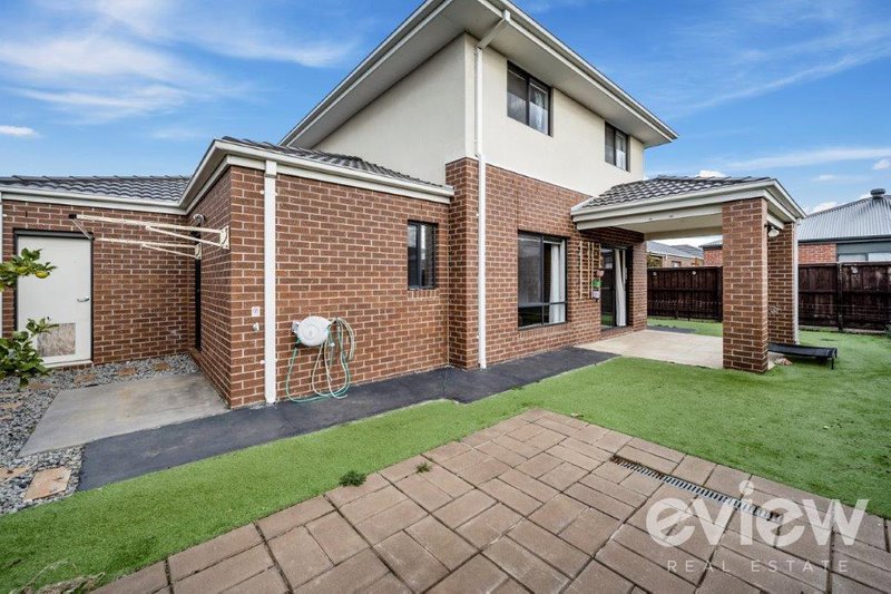 Photo - 18 Wolomina Crescent, Werribee VIC 3030 - Image 13