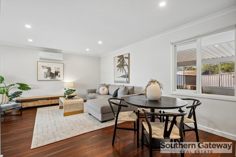 Photo - 18 Woodley Way, Parmelia WA 6167 - Image 3