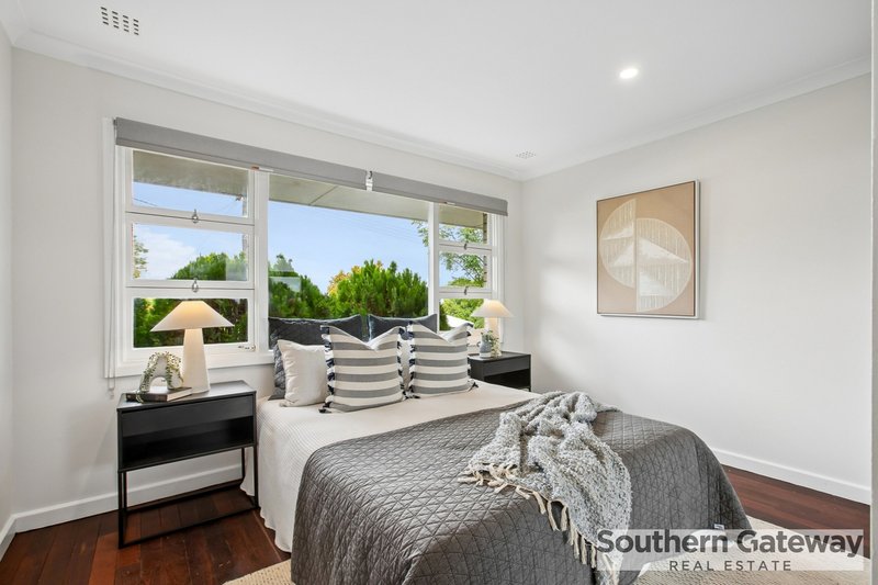 Photo - 18 Woodley Way, Parmelia WA 6167 - Image 10