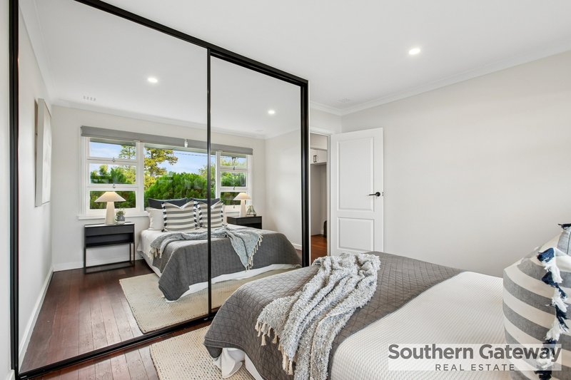 Photo - 18 Woodley Way, Parmelia WA 6167 - Image 11