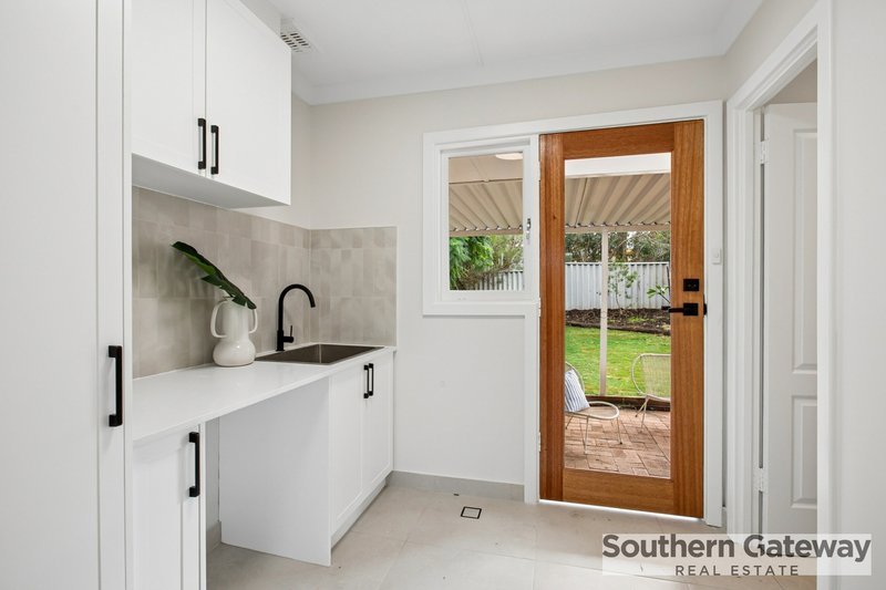 Photo - 18 Woodley Way, Parmelia WA 6167 - Image 15