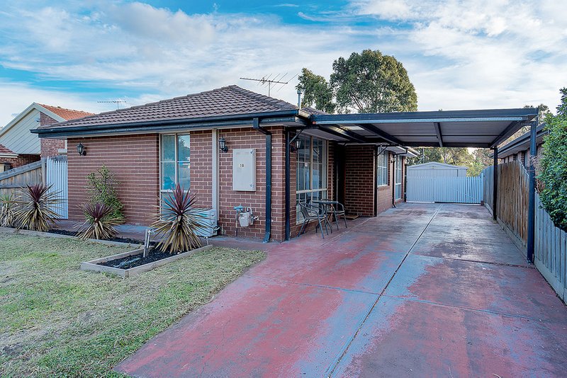 Photo - 18 Woodworth Court, Roxburgh Park VIC 3064 - Image 2